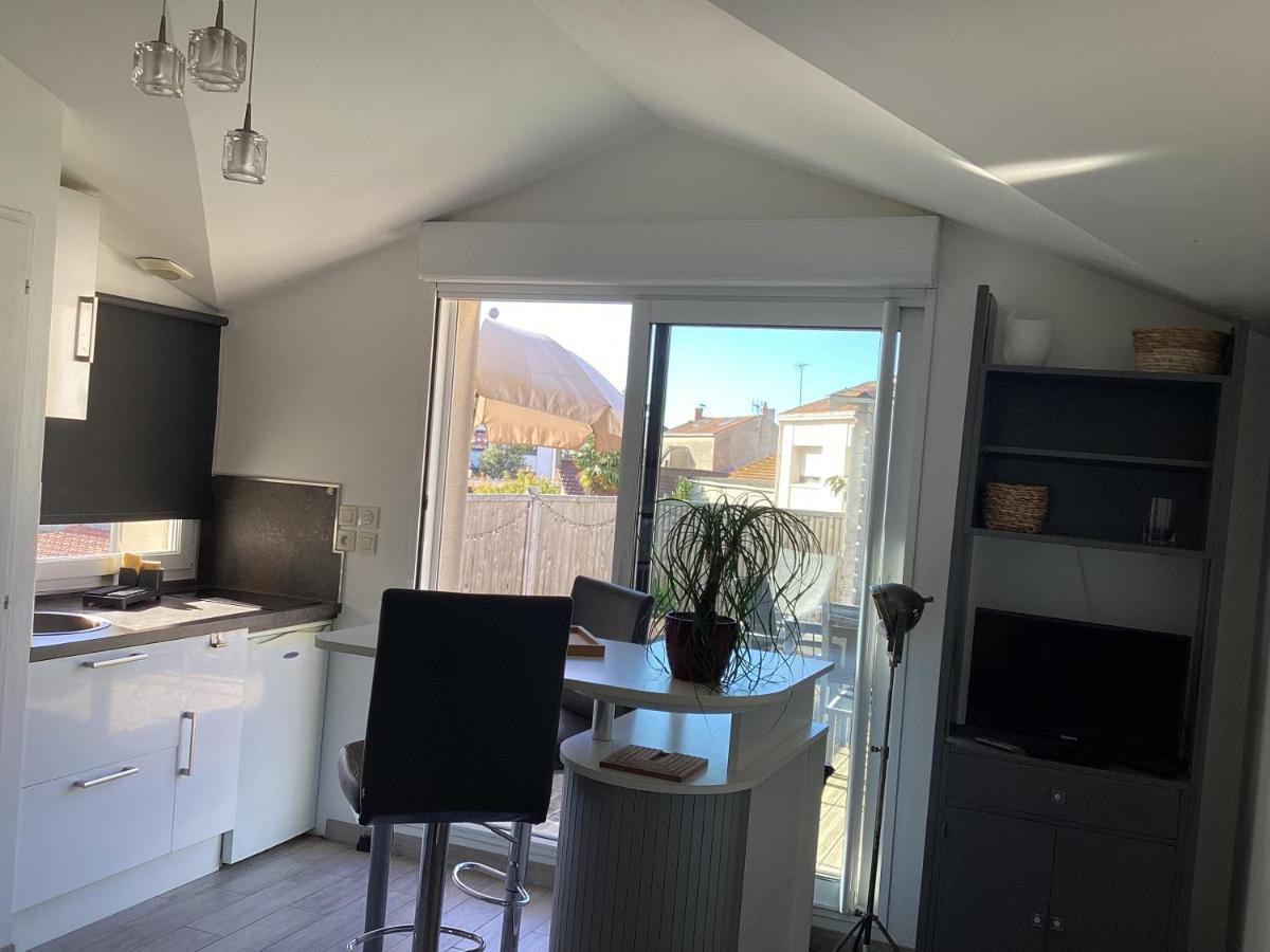 Appartamento Chaleureux T2 30 M2 Et Sa Terrasse Bois 18 M2 La Rochelle  Esterno foto